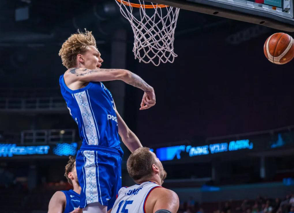 新秀球员崭露头角，个人得分独造壮举的简单介绍