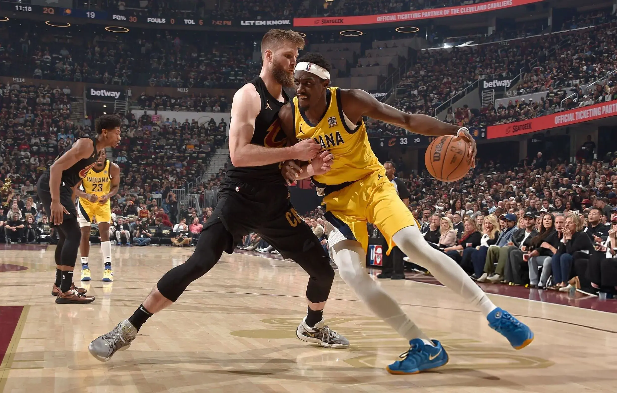 骑士队球员私下讨论新战术,备战季后赛 骑士队球员私下讨论新战术,备战季后赛