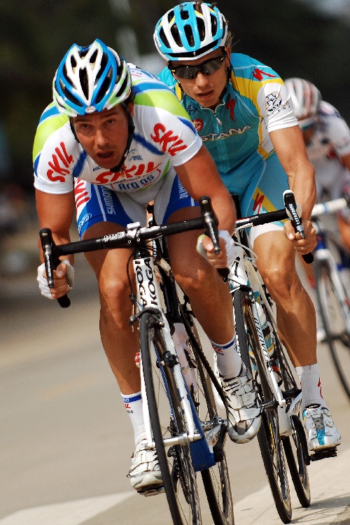 荷兰队在自行车比赛中斩获胜利 荷兰队在自行车比赛中斩获胜利