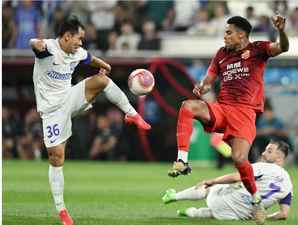 星空体育新闻-关于足球盛事精彩对阵：球员实力激烈角逐的信息