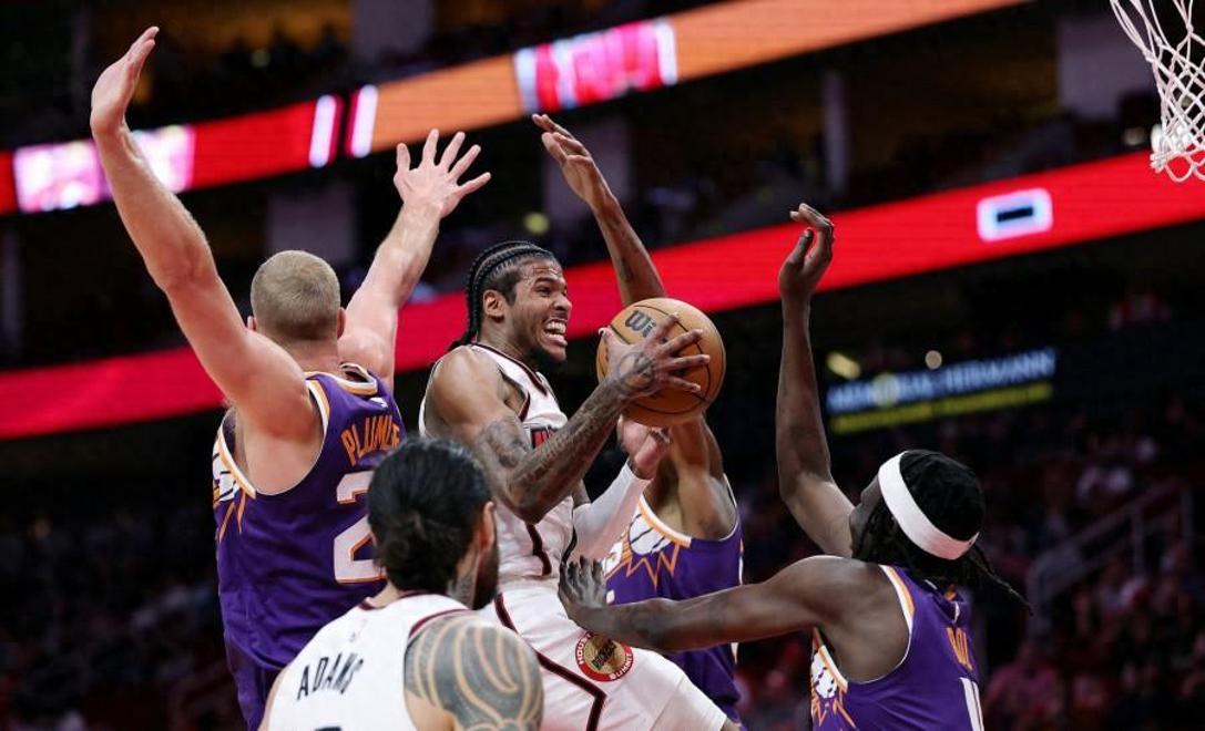 星空体育下载-湖人力克火箭，取得比赛胜利