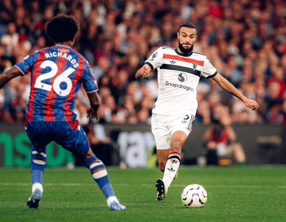 星空体育app下载地址-曼联主场对阵曼城，卢卡库破门领先